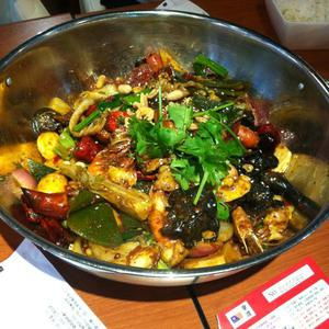 拿渡麻辣香锅燕莎店 京城味蕾的燃情之选