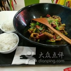 辛香记麻辣香锅珞狮北路店 巷弄深处的麻辣派对